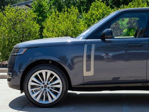 New 2026 Land Rover Range Rover SE AWD/4WD image 13