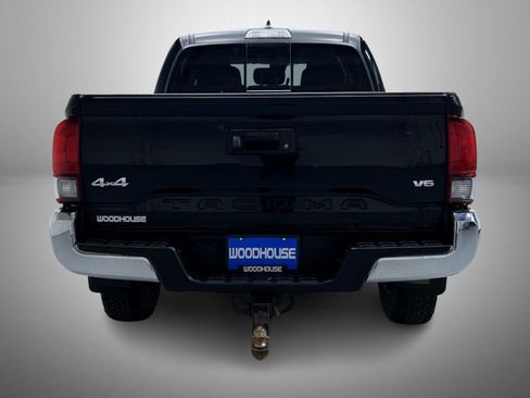 Used 2020 Toyota Tacoma SR5 AWD/4WD image 6