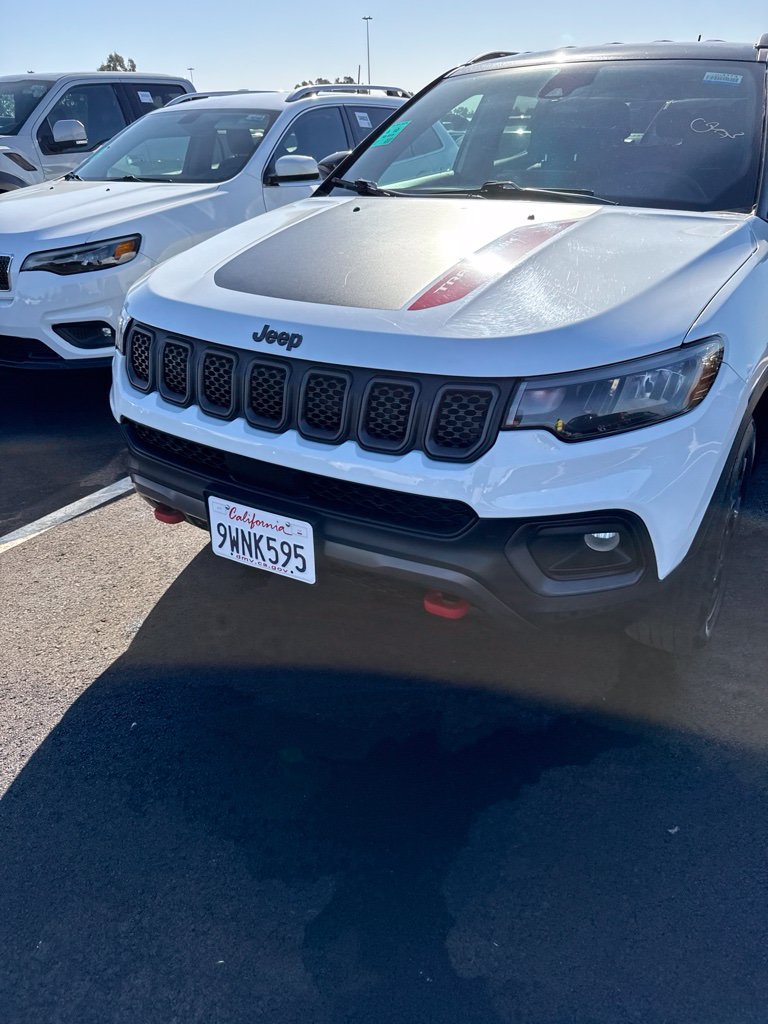 Used 2023 Jeep Compass Trailhawk AWD/4WD image 2