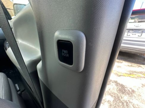 Used 2016 Toyota Sienna XLE Premium AWD/4WD image 6