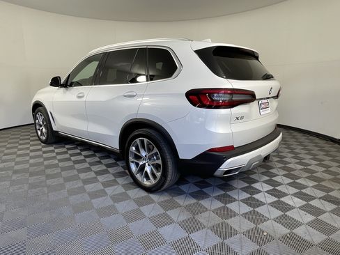 Used 2022 BMW X5 xDrive40i AWD/4WD image 3