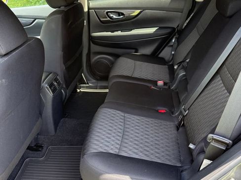 Used 2020 Nissan Rogue SV FWD image 10