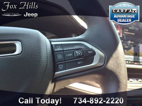 Used 2025 Jeep Compass Limited AWD/4WD image 18