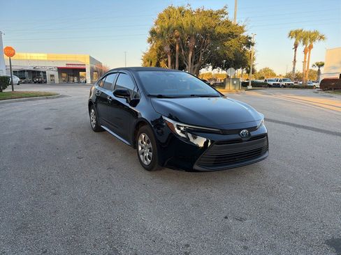 Used 2024 Toyota Corolla LE image 7