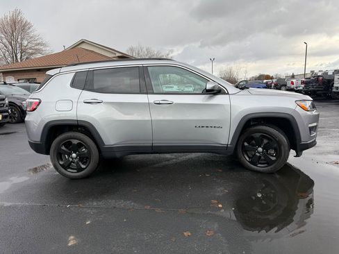 Used 2021 Jeep Compass Latitude image 4