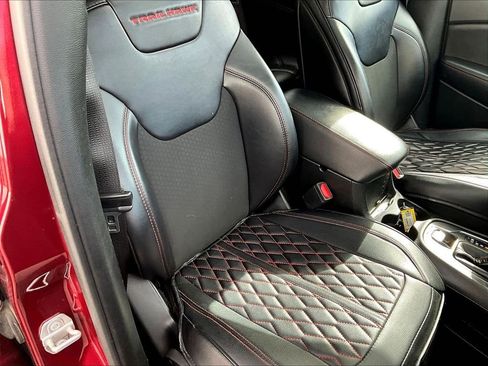 Used 2019 Jeep Cherokee Trailhawk w/ Comfort/Convenience Group image 11