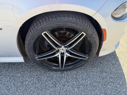 Used 2019 Dodge Charger R/T image 33