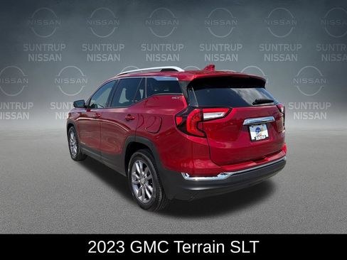 Used 2023 GMC Terrain SLT FWD image 3