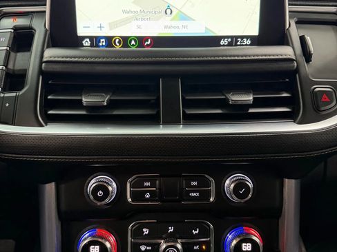 Used 2021 GMC Yukon SLT w/ Rear Media and Nav Package AWD/4WD image 23