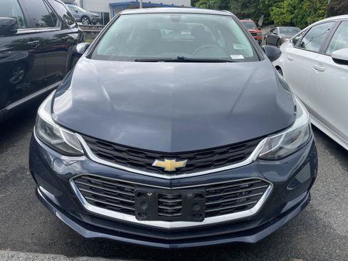 Used 2016 Chevrolet Cruze LT FWD image 2