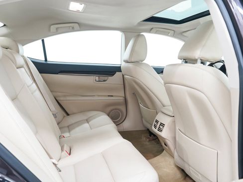 Used 2015 Lexus ES 350 w/ Premium Package FWD image 12