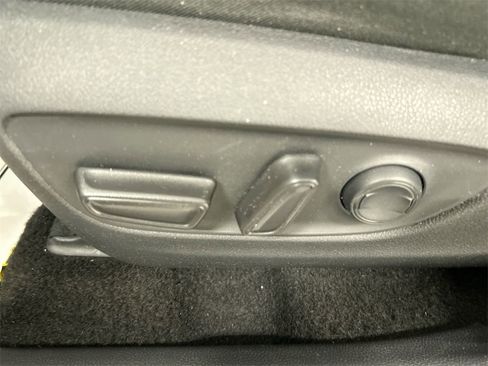 Used 2021 Toyota RAV4 XLE image 10