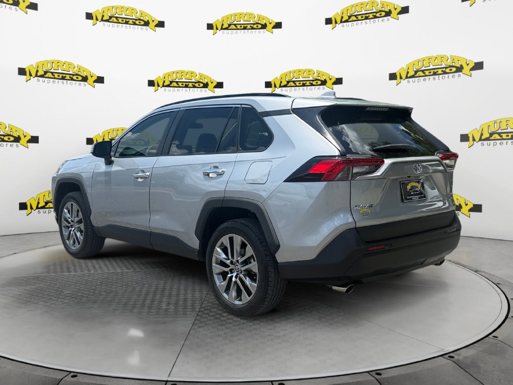Used 2022 Toyota RAV4 XLE Premium AWD/4WD image 3