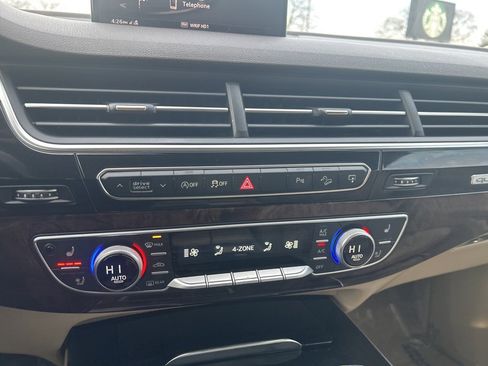 Used 2017 Audi Q7 3.0T Premium Plus w/ Premium Plus Package image 28