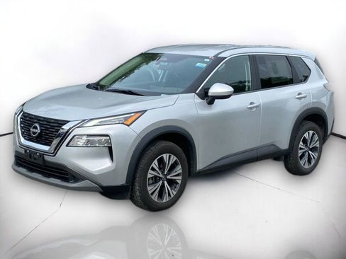 Used 2023 Nissan Rogue SV image 2