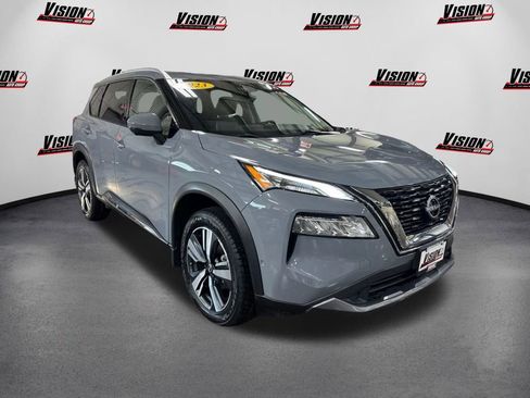 Used 2023 Nissan Rogue SL w/ SL Premium Package image 3
