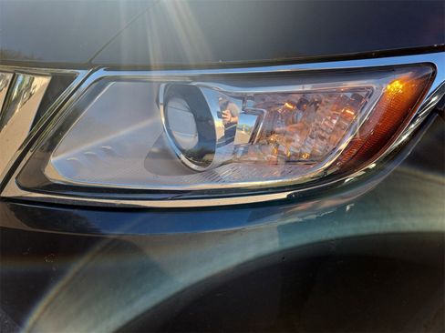 Used 2013 Lincoln MKX AWD image 12