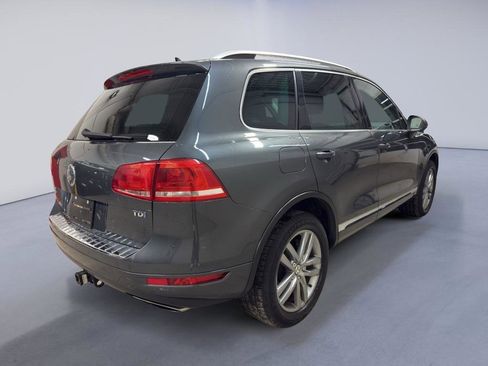 Used 2014 Volkswagen Touareg TDI image 7