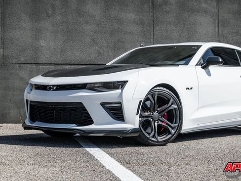 Used 2018 Chevrolet Camaro SS image 37