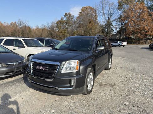 Used 2017 GMC Terrain SLE w/ Driver Alert Package I image 2