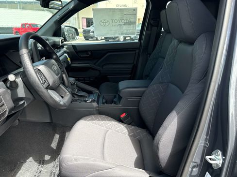 New 2026 Toyota Tacoma SR w/ SR Upgrade Package AWD/4WD image 8
