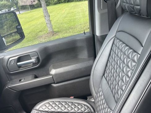 Used 2024 Chevrolet Silverado 2500 Custom w/ Custom Convenience Package AWD/4WD image 18