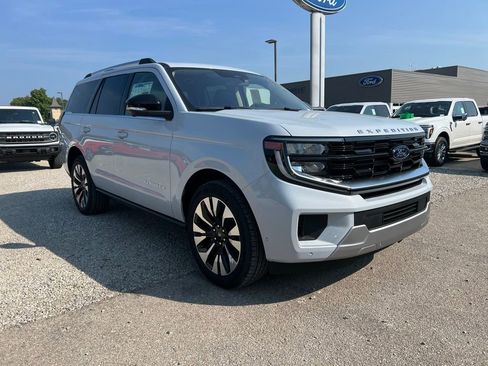 New 2025 Ford Expedition Platinum w/ Driver's Package image 2