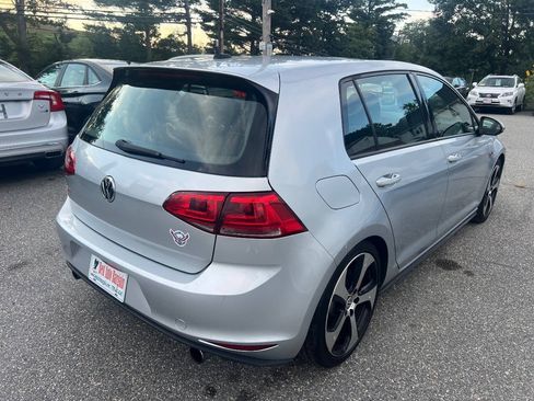 Used 2017 Volkswagen GTI SE FWD image 5