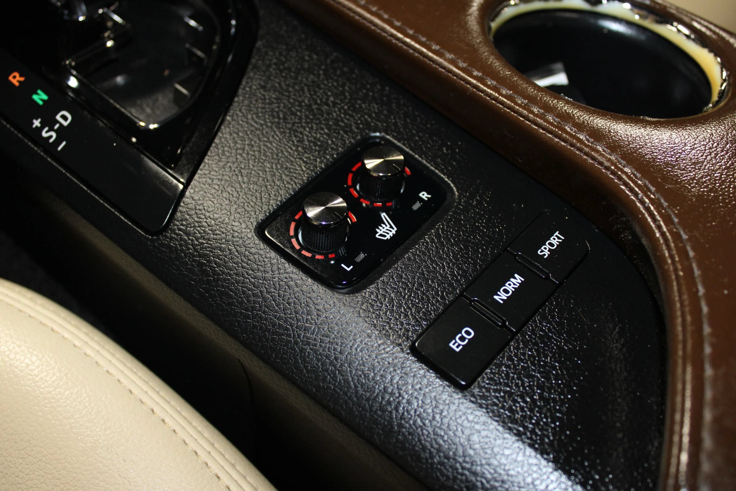 Used 2014 Toyota Avalon XLE Touring FWD image 18