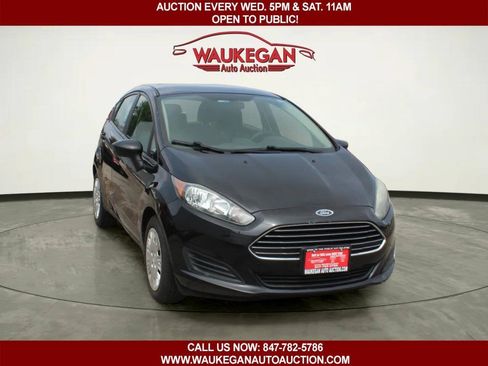 Used 2014 Ford Fiesta S FWD image 3