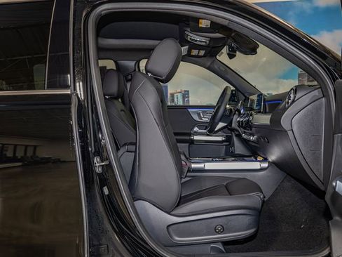 Used 2026 Mercedes-Benz GLB 250 4MATIC image 21