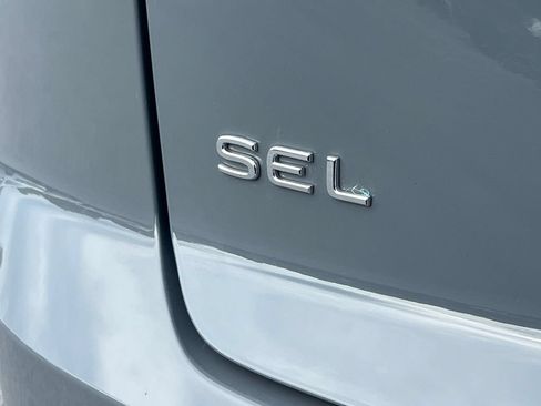 Used 2024 Volkswagen Atlas Cross Sport SEL Premium R-Line AWD/4WD image 18