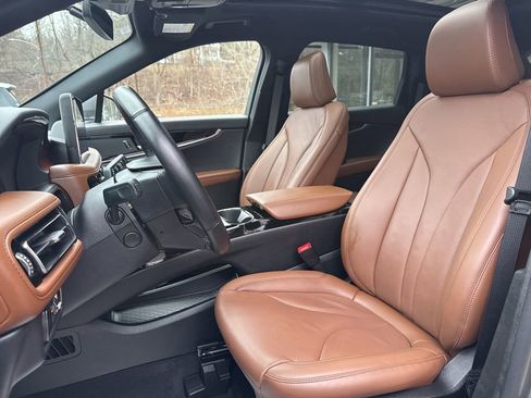 Used 2023 Lincoln Nautilus Reserve image 17