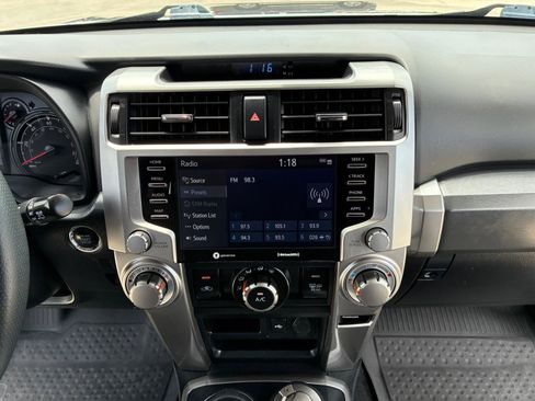 Used 2022 Toyota 4Runner SR5 AWD/4WD image 19