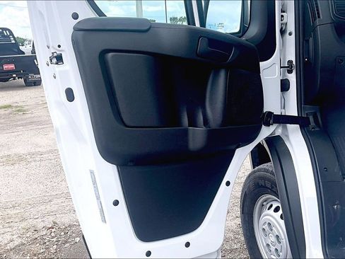 New 2024 RAM ProMaster 2500 w/ Convenience Group FWD image 13