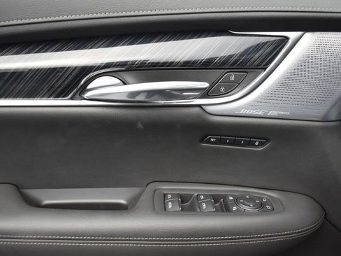 Used 2024 Cadillac XT6 Premium Luxury image 10