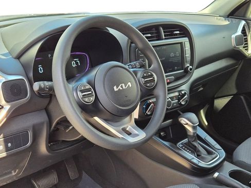 Certified 2025 Kia Soul LX w/ LX Technology Package FWD image 16