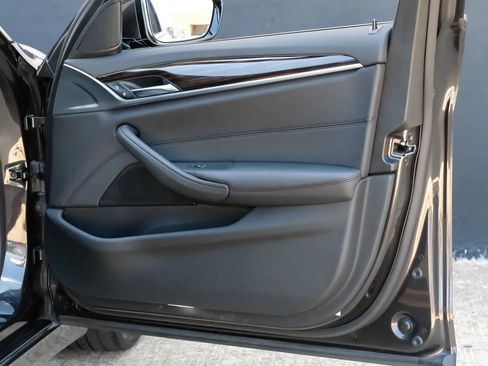 Used 2018 BMW 530i RWD image 55