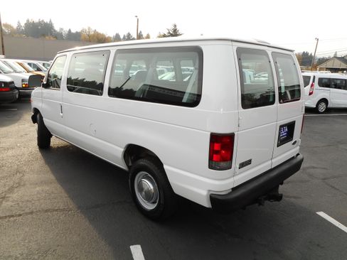 Used 2002 Ford E-350 and Econoline 350 XL image 8