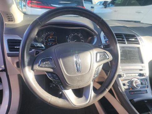 Used 2017 Lincoln MKZ Premiere image 4