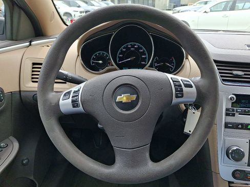 Used 2011 Chevrolet Malibu LS FWD image 17