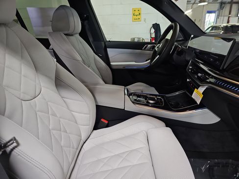 New 2026 BMW X5 xDrive50e w/ M Sport Package AWD/4WD image 10