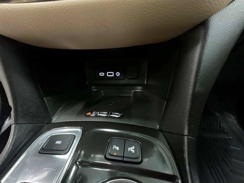 Used 2022 Chevrolet Equinox Premier AWD/4WD image 17