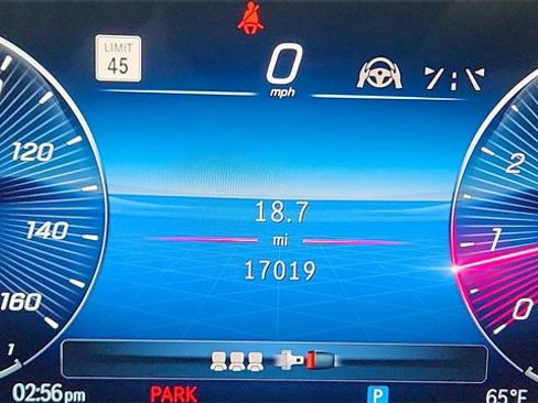 Used 2025 Mercedes-Benz GLA 250 4MATIC image 44