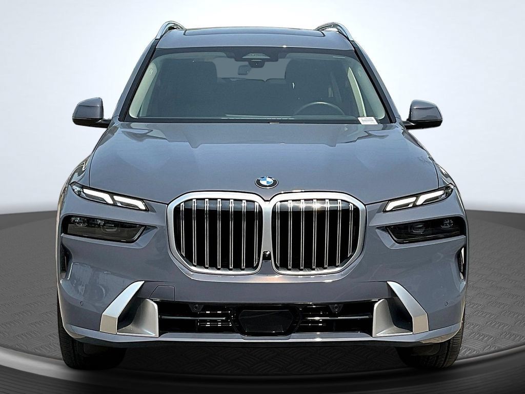 Used 2026 BMW X7 xDrive40i AWD/4WD image 2