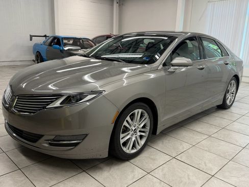 Used 2015 Lincoln MKZ FWD image 3