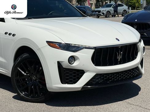Used 2021 Maserati Levante AWD/4WD image 2