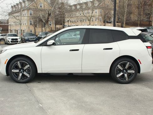 New 2026 BMW iX xDrive45 image 4