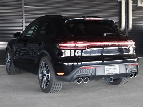 Used 2024 Porsche Macan AWD/4WD image 3