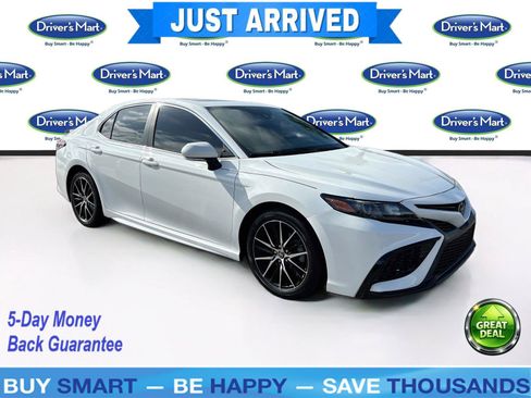 Used 2021 Toyota Camry SE w/ Audio Upgrade Package FWD image 1
